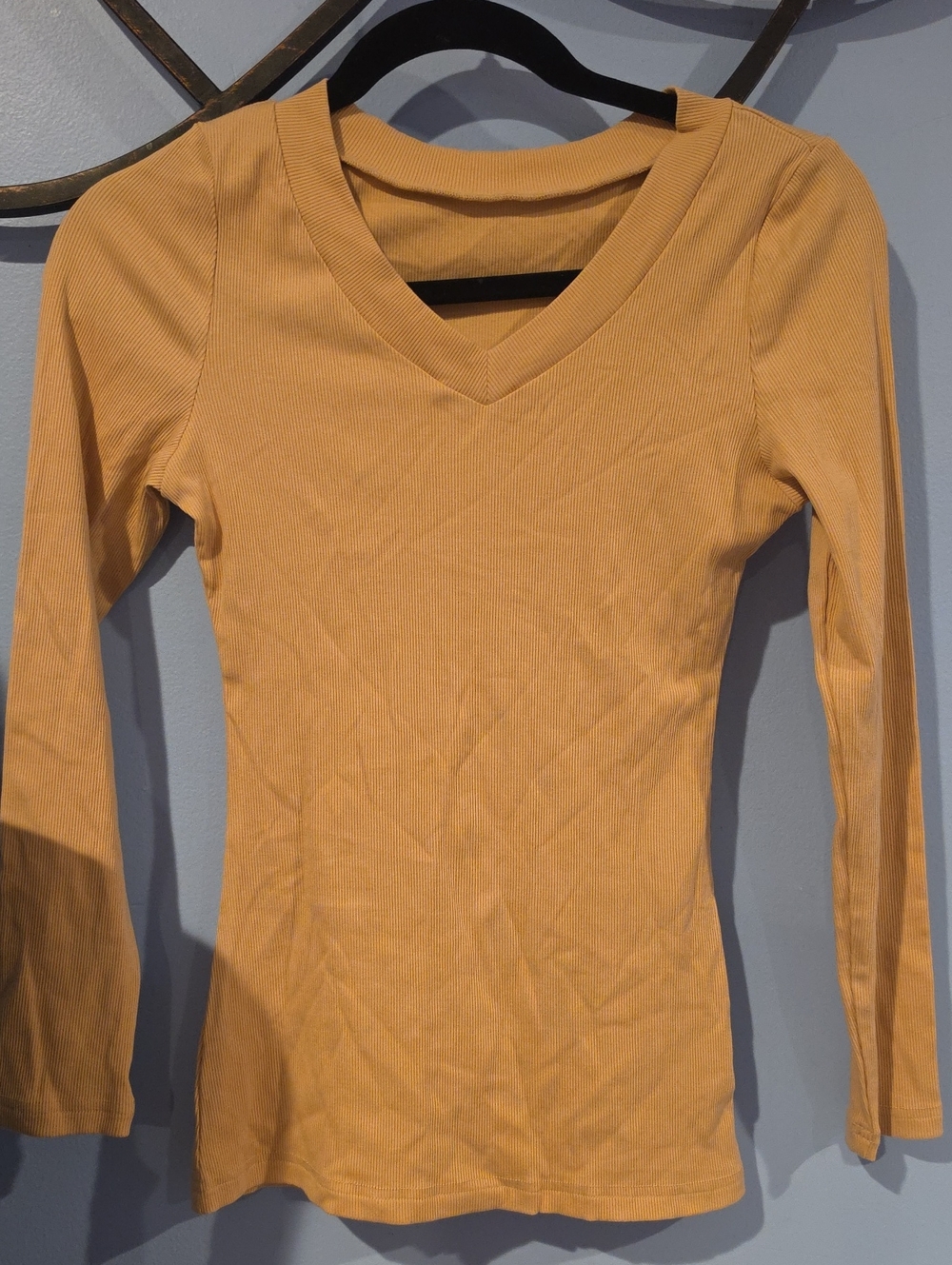 Long-Sleeve V-Neck Khaki Women's Top Size Small